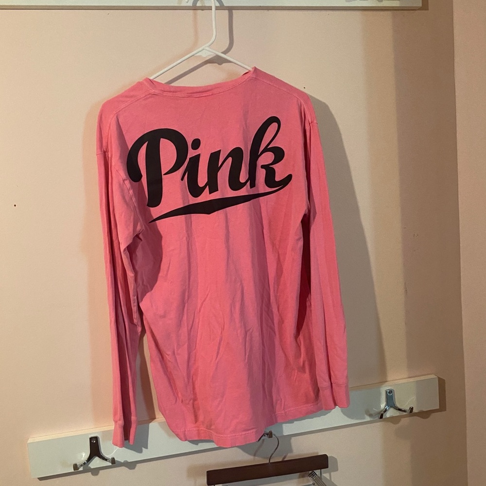 VS PINK LOGO LONG SLEEVE